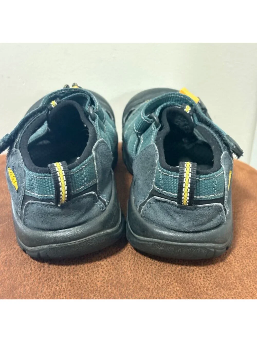 Keen Newport H2 Waterproof Sandals Size 1 Youth Strappy Green-Yellow Outdoor